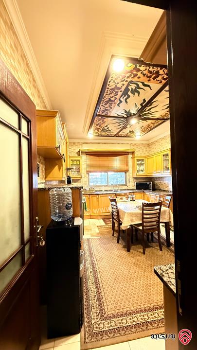 شقة مفروشة مساحة 210م طابق أول للبيع في عمان - الجبيهة