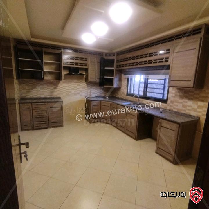 شقة فارغة طابق أرضي معلق مساحة 200م للايجار في عمان - أم السماق