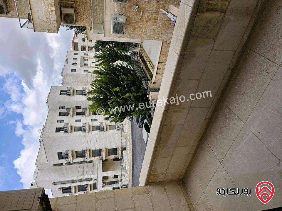 شقة مساحة 135م طابق اول للبيع في عمان - البنيات شارع المطار مقابل جامعة البترا مباشرة 