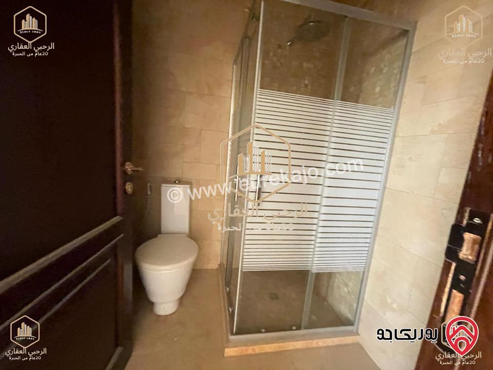 شقة فارغة مساحة 230م طابق أول للايجار في عمان - خلدا