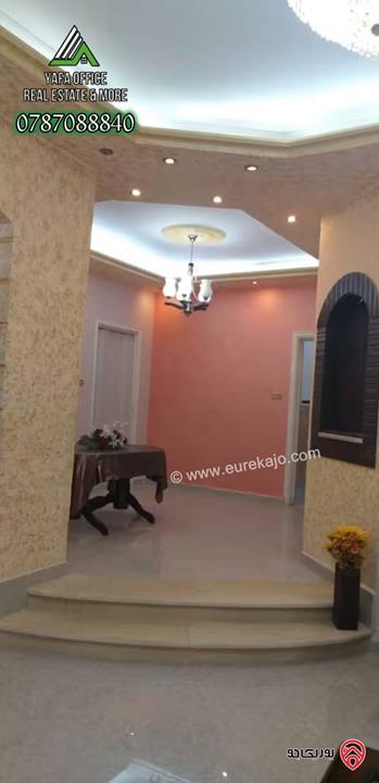 بيت مستقل مساحة 300م على أرض 415 م للبيع في الزرقاء – جبل طارق