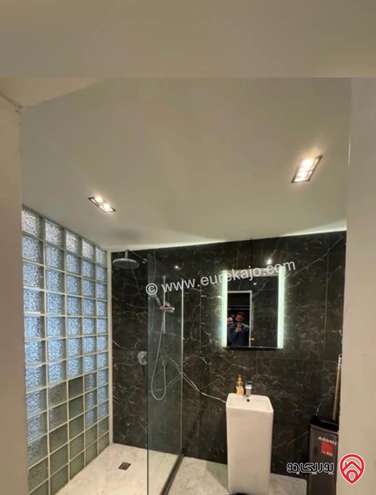 شقة مساحة 140م مع روف منفصل 70م للبيع في عمان - عبدون 