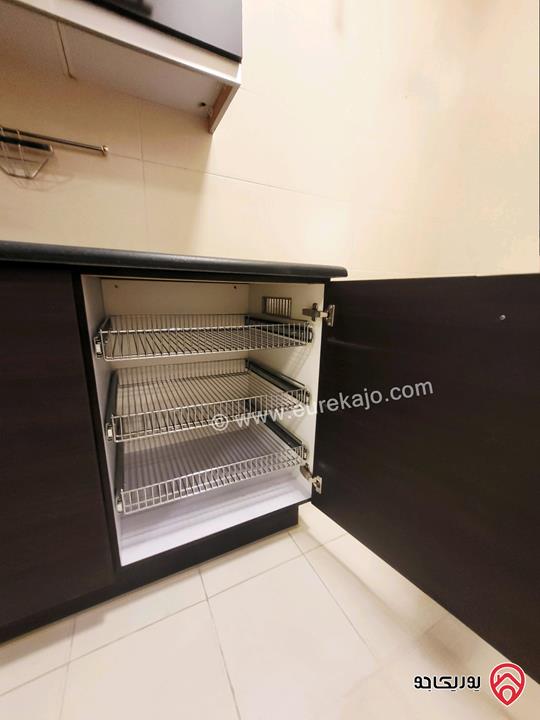 شقة مساحة 235م داخلي و 150م للبيع في عمان - الكرسي