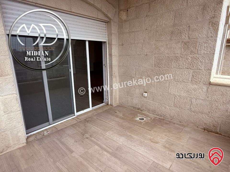 شقة فارغة للايجار طابق أول في عمان - عبدون مساحة 250م 4 نوم تشطيبات و ديكورات عصرية فاخرة اطلالة جميلة بسعر مميز