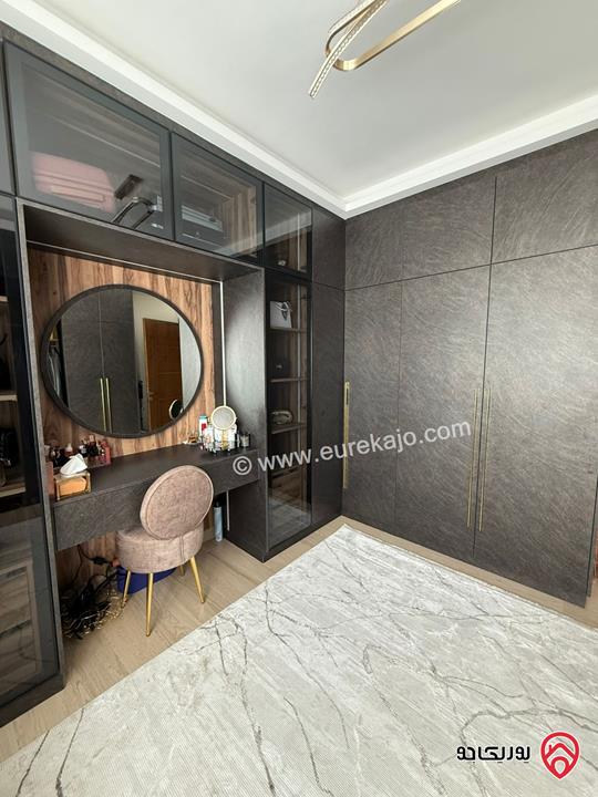 شقة شبه ارضية مساحة 210م داخلي و 180م خارجي لم تسكن للايجار مفروشة في عمان - خلدا