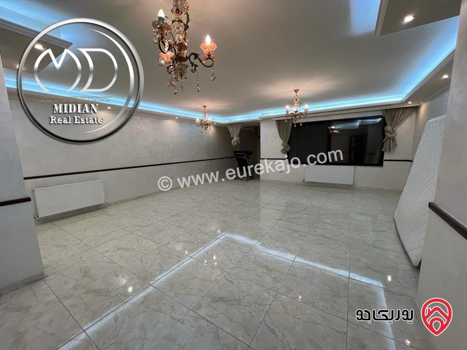 شقة شبه ارضي فارغة للايجار في عمان - عبدون مساحة 200م تشطيبات و ديكورات عصرية فاخرة اطلالة جميلة