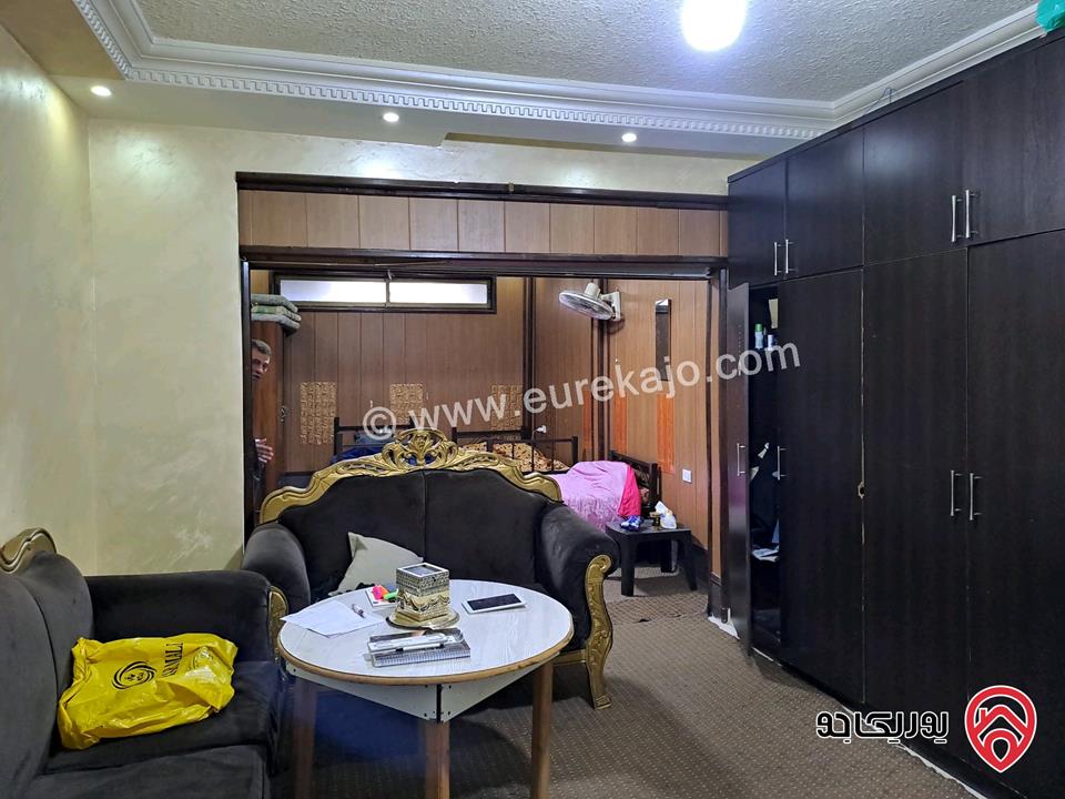 شقة طابق شبه ارضي مساحة 143م داخلي و 50م خارجي للبيع في عمان - أم نوارة