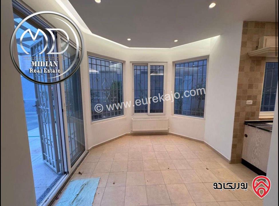 شقة أرضية فاخرة للايجار في عمان - دير غبار مساحة 300م مع تراسات و حدائق 350م تصلح للأجانب والهيئات الدوبلوماسية 