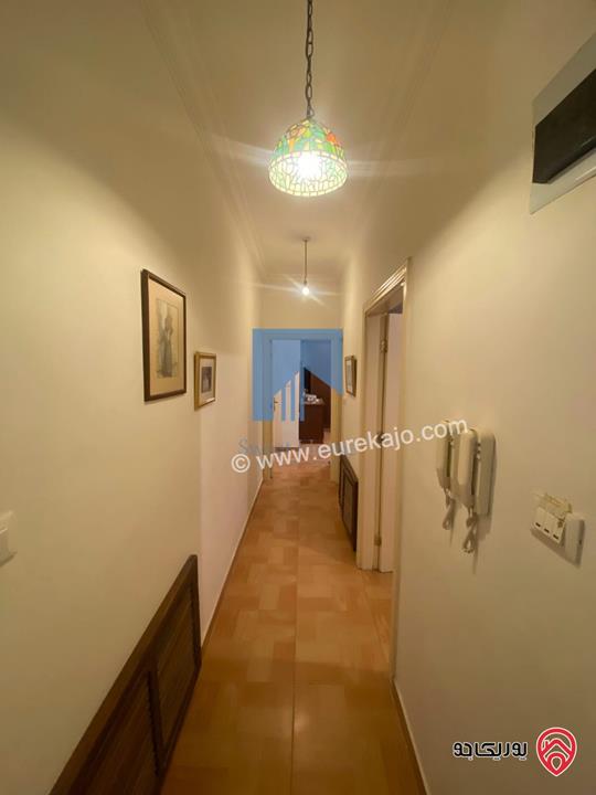 شقة أرضية مساحة 150م مع حديقة وترسات 150م للبيع في عمان - الجندويل