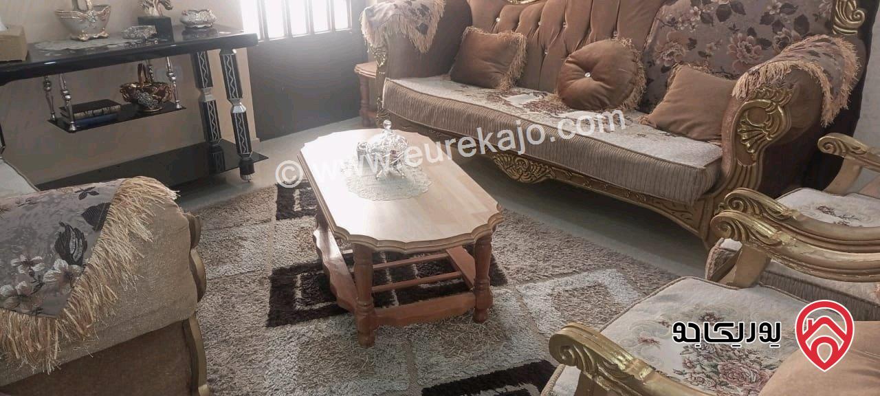 شقة ديلوكس مساحة 84م طابق أول للبيع في الزرقاء - جبل طارق 