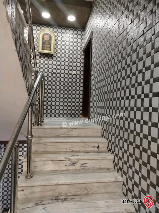 عمارة على أرض 380م للبيع في عمان - ابو علندا