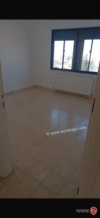 شقة مساحة 160م طابق ثالث غير مفروشة للايجار في عمان - أم أذينة 