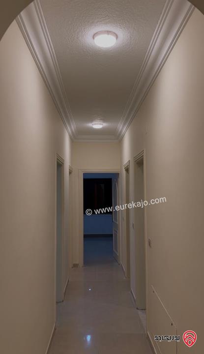 شقة طابق ثالث مساحة 185م للايجار في عمان - الصويفية