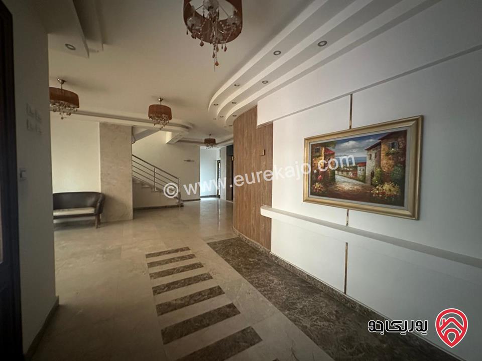 شقة فاخرة مفروشة طابق ثالث مساحة 107م للايجار في عمان - دير غبار