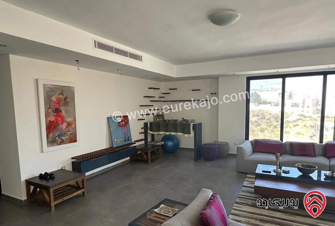 شقة مساحة 300م للبيع في عمان - حي الصحابة