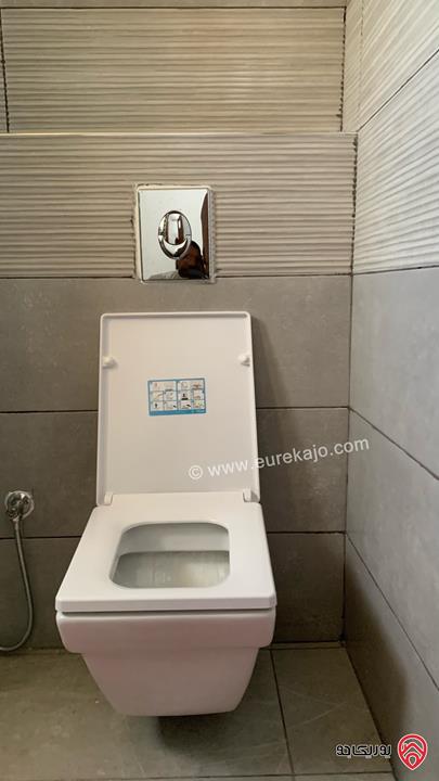 شقة مميزة مفروشة  مساحة 180م داخلي و 90م خارجي للإيجار من المالك مباشرة في عمان - جبل عمان