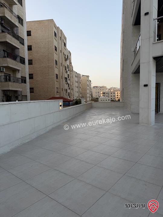 شقة طابق ارضي مساحة 170م مع ترس وكراج 100م للبيع في عمان - ضاحية الاستقلال