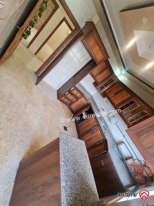 شقة ديلوكس مساحة 154م طابق ثالث للبيع في اربد بالقرب من دوار القبة 