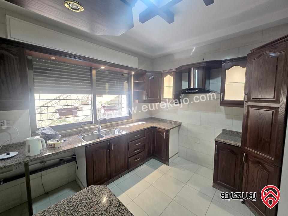 شقة شبه ارضي مساحة 140م داخلي و 130م خارجي للإيجار الفارغ في عمان - الرابية