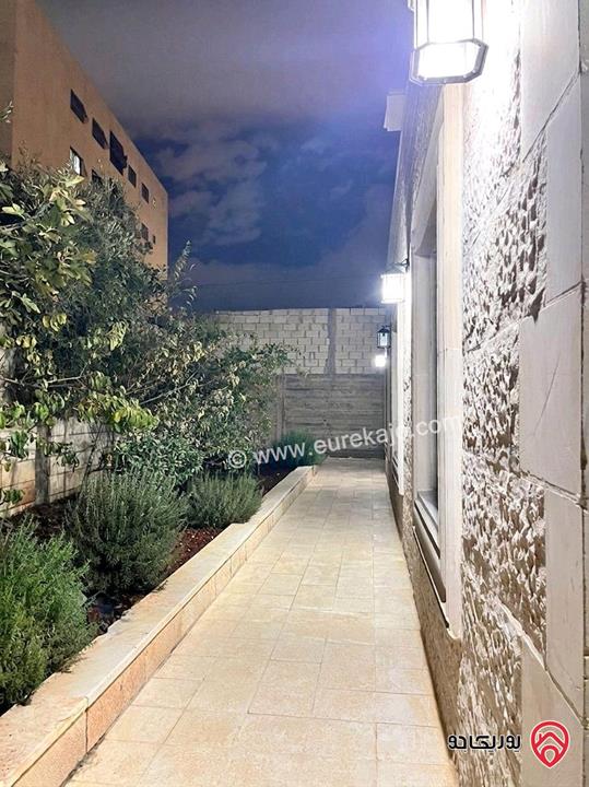 بيت شبه فيلا مساحة 251م على ارض 667م للبيع في عمان - ضاحية الامير علي 