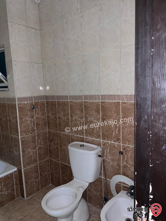 شقة شبه أرضية مساحة 100م داخلي و 100م خارجي للبيع في عمان - الجبيهة 