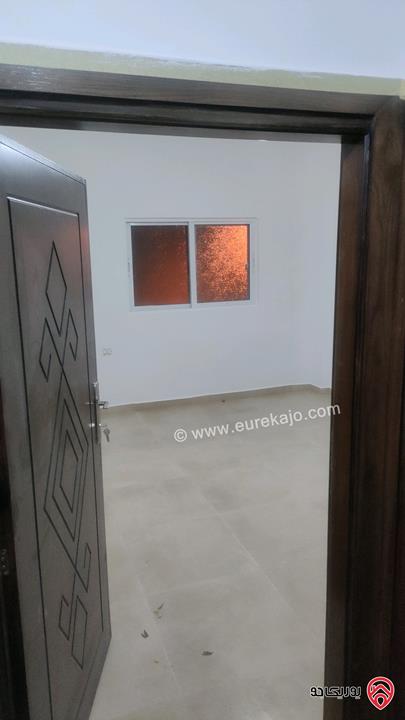 شقة سكنية طابق اول مساحة 100م للايجار في الزرقاء - الوسط التجاري