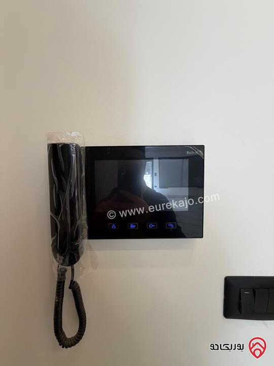 شقة طابق ارضي مساحة 247م مع ترس 40م سوبر ديلوكس للبيع في عمان - طريق المطار 