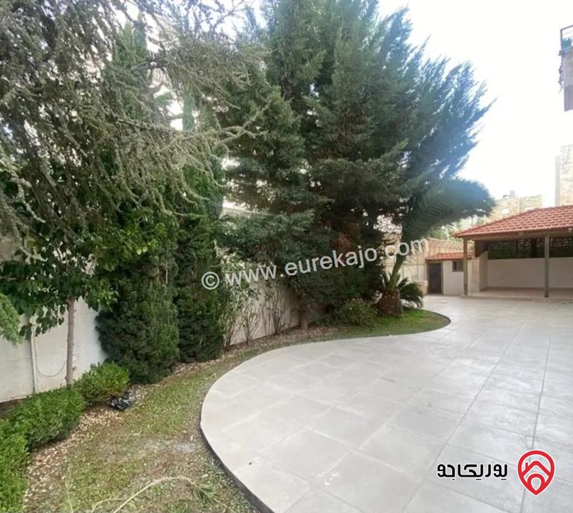 شقة ارضية مساحة 255م مع حديقة 255م وكراج ومدخل خاص للبيع في عمان - أم أذينة