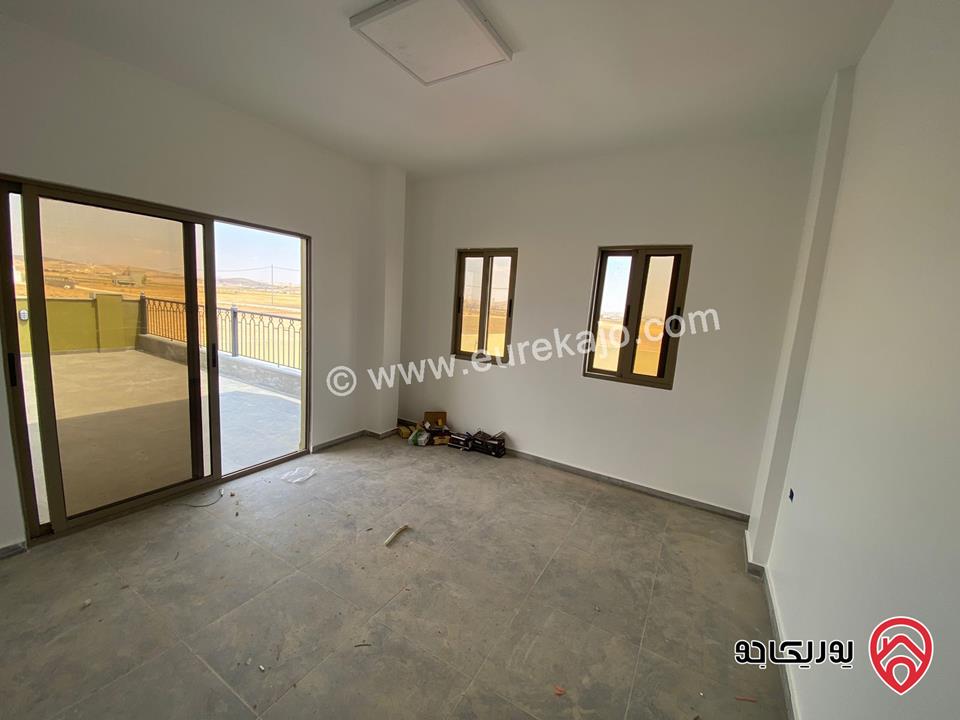 مزرعة مساحة الأرض 3427م والبناء 155م للبيع في المفرق - بلعما	