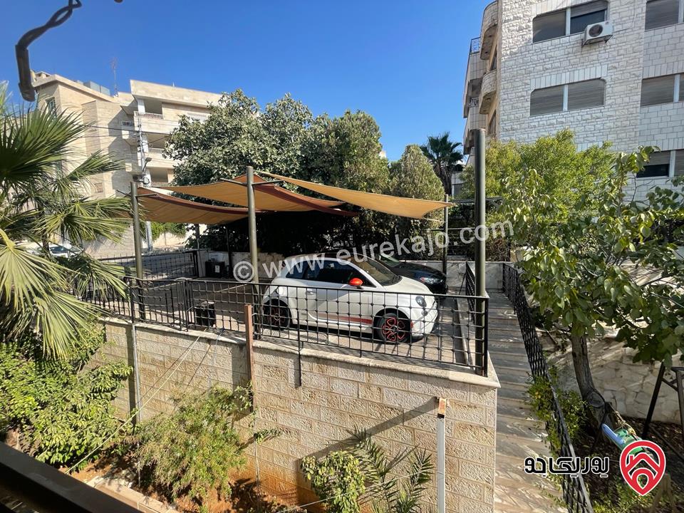 فيلا 3 طوابق على أرض 1 دونم و 19م للبيع في عمان - الجبيهة
