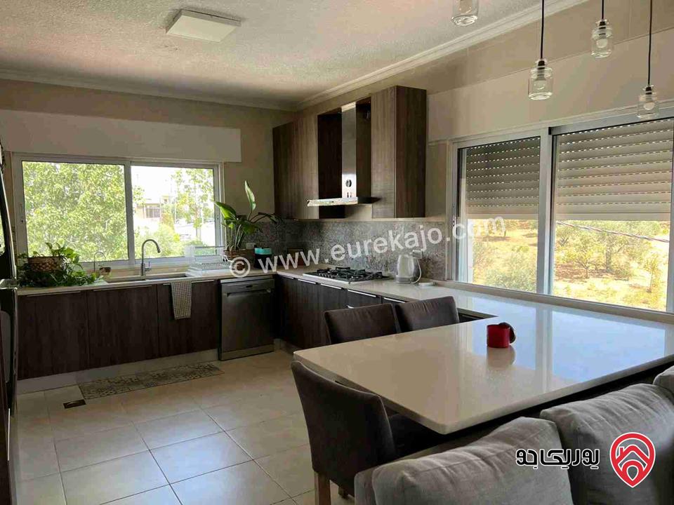 روف مساحة 140م داخلي و 40م خارجي للبيع في الفحيص