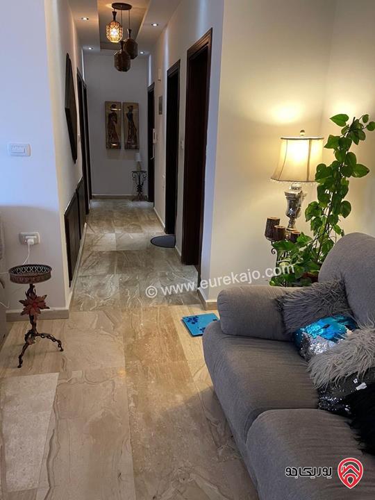 شقة ارضية مساحة 210م مع حديقة 160م للبيع في عمان - ام السماق 