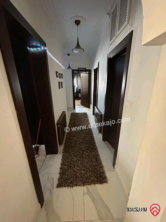 شقة مساحة 185م طابق رابع للبيع مفروشة في عمان - الشميساني قرب فندق برادايس مجددة بالكامل 
