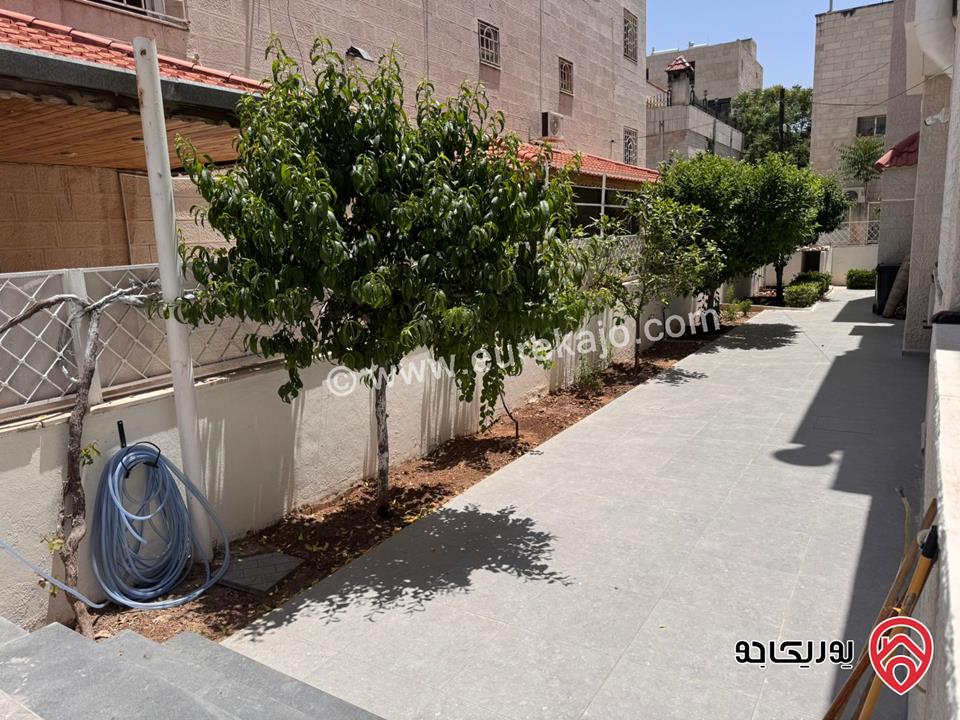 فيلا مستقلة للايجار في عمان - ام السماق مساحة الارض 500م البناء 450و الحديقة 200م والترس 200م