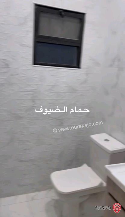 شقة طابق ثالث مع روف مساحة 255م للبيع في الزرقاء الجديدة البتراوي 