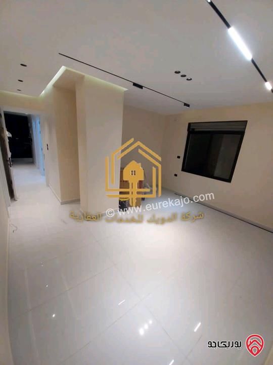 شقة جديدة لم تسكن مساحة 130م داخلي و 40م خارجي للايجار في عمان - الجبيهة 