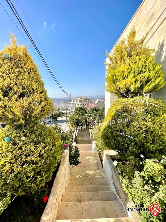 فيلا مساحة 500م على أرض 1157م للبيع في عمان - الجبيهة