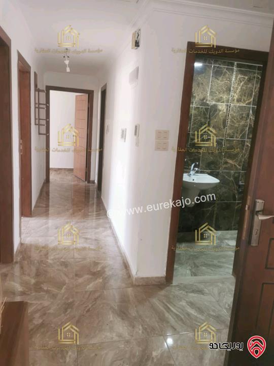 شقة فارغة طابق ثاني مساحة 110م للإيجار في عمان - الرابية 