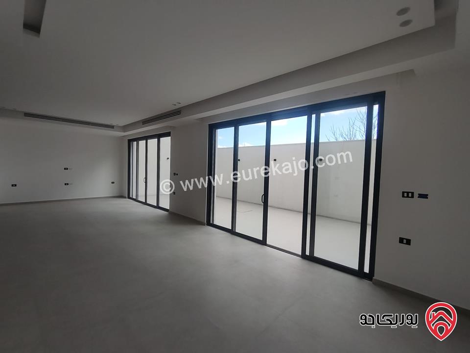 فلل متلاصقة مساحة الارض 250م مساحة البناء 500م للبيع في عمان - عبدون 