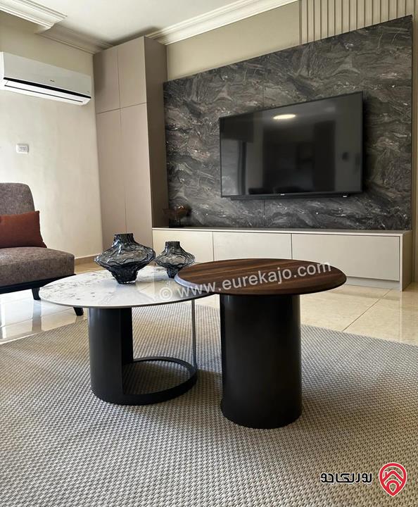 شقة طابق ثالث مساحة 117م مع تراس 88م مفروشة للايجار في عمان - عبدون