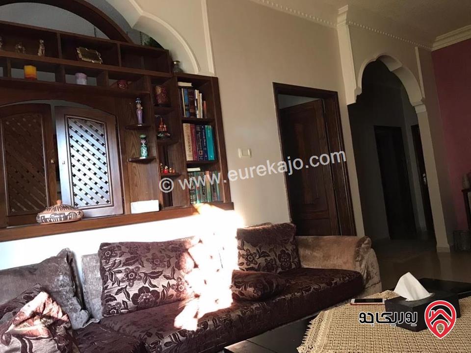 شقة ارضية مع حديقة مساحة 215م للبيع في عمان - الجبيهة