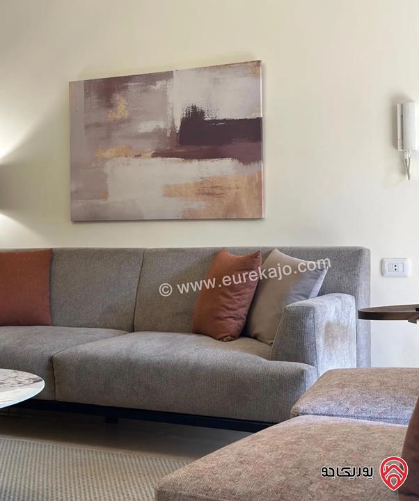 شقة طابق ثالث مساحة 117م مع تراس 88م مفروشة للايجار في عمان - عبدون