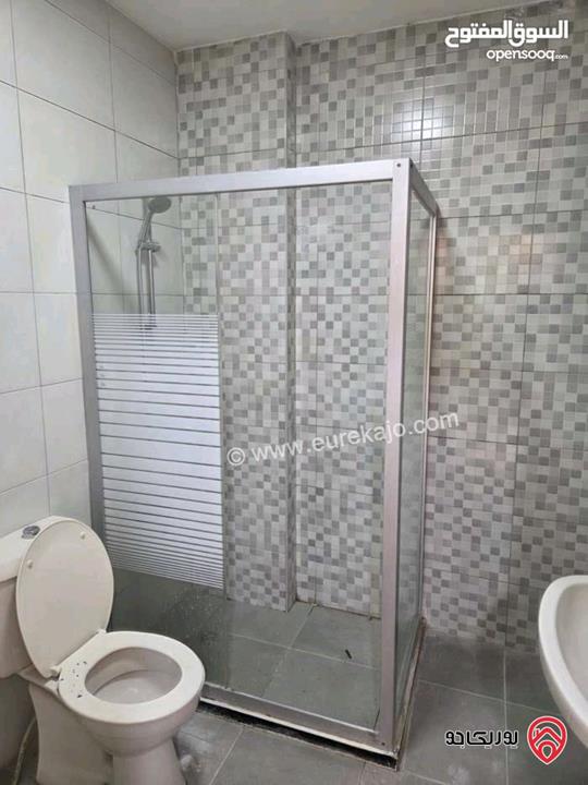 شقة فارغة مساحة 135م طابق ارضي مع ترس 20م للإيجار في عمان - تلاع العلي 