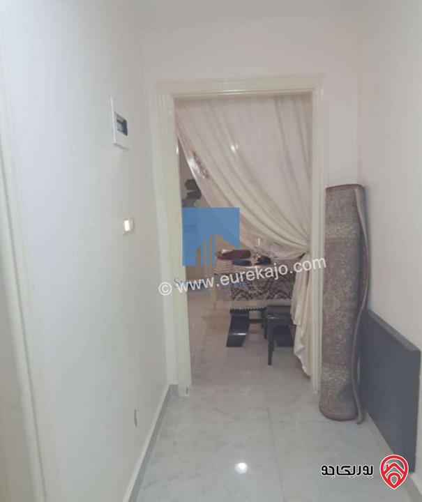 شقة مميزة شبه أرضية مساحة 90م مع حديقة وترسات 120م للبيع في عمان - خلدا