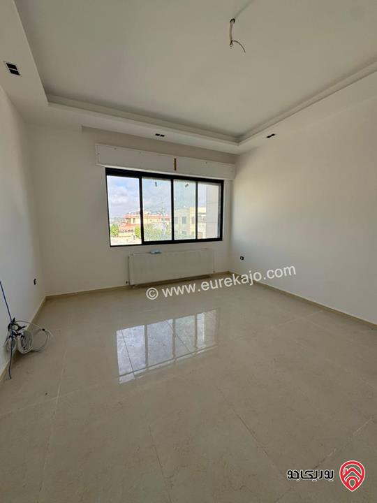 فيلا فاخرة مساحة 678م على أرض 639م مع اطلالة خلابة للبيع في بلعاس / ناعور