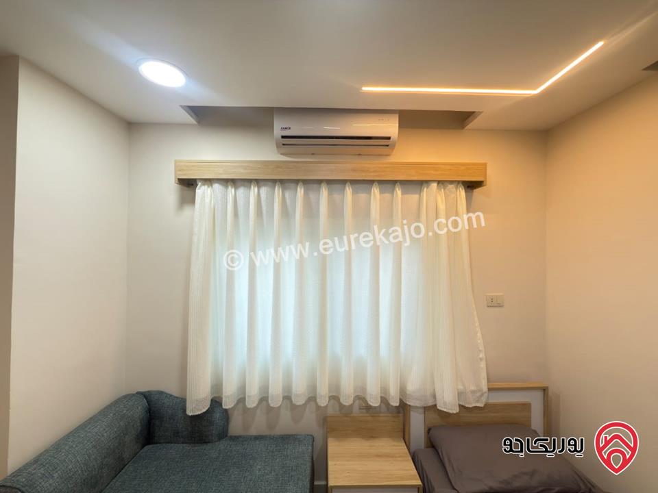شقة استثمارية 126م فيها 4 استديوهات بحمام و مطبخ لكل استديو للبيع في عمان - الجبيهة جانب الجامعة الاردنية  
