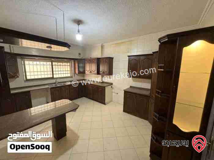 شقة فارغة طابق تسوية مساحة 185م للإيجار في عمان - خلدا 