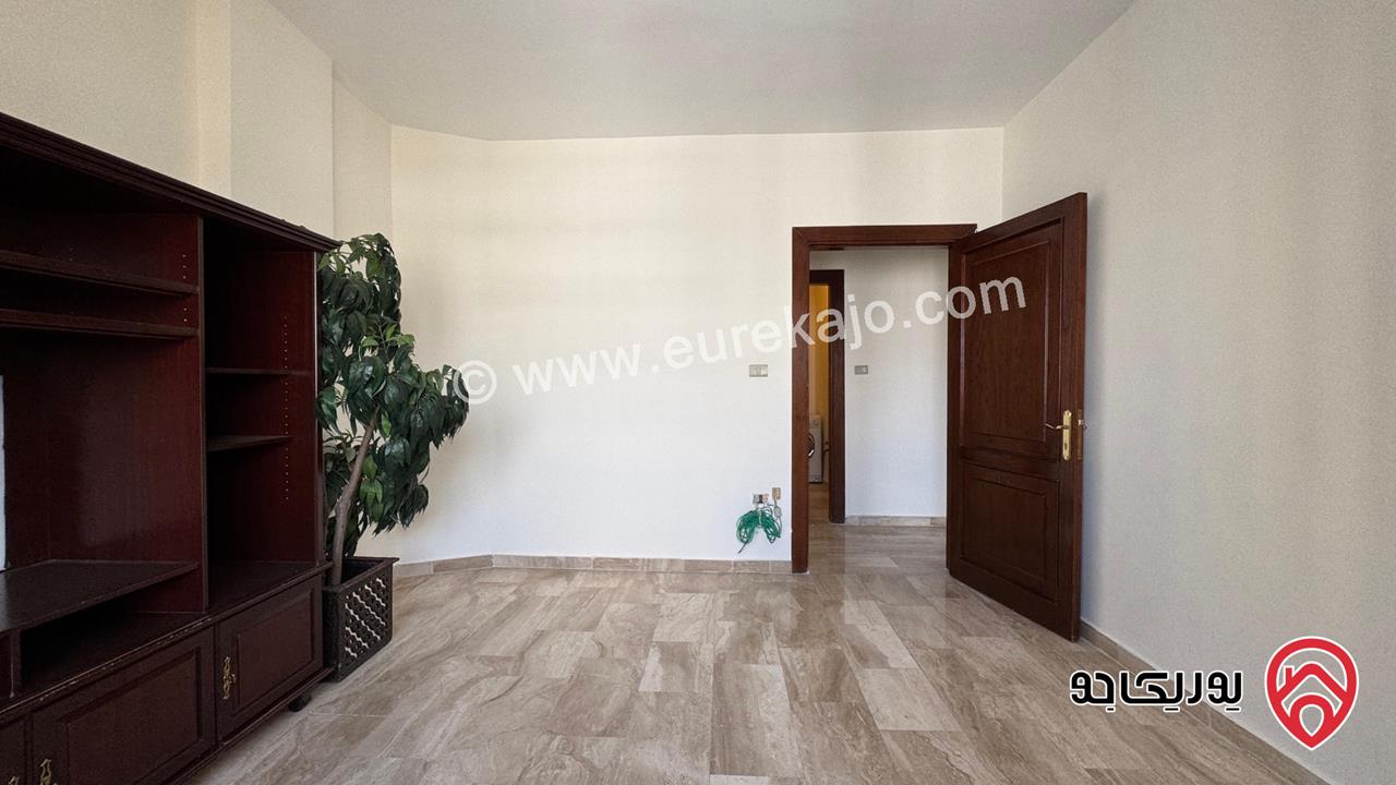 Unfurnished 4 Bedroom Apartment 300 Sqm for rent in Amman - 5th Circle