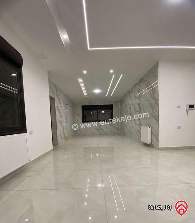 شقة فارغة لم تسكن مساحة 180م داخلي و 100م داخلي للايجار في عمان - طريق المطار