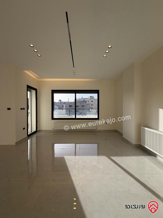 شقق طابقية طابق اول، طابق ثاني، طابق ثالث سوبر ديلوكس مساحة 265م للبيع في عمان - مرج الحمام 
